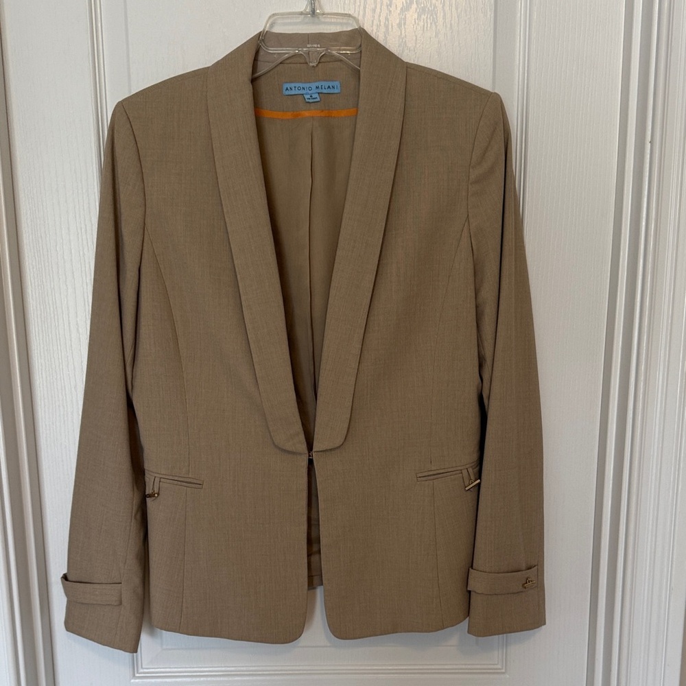 Women's ANTONIO MELANI Classic Tan Blazer Size 8